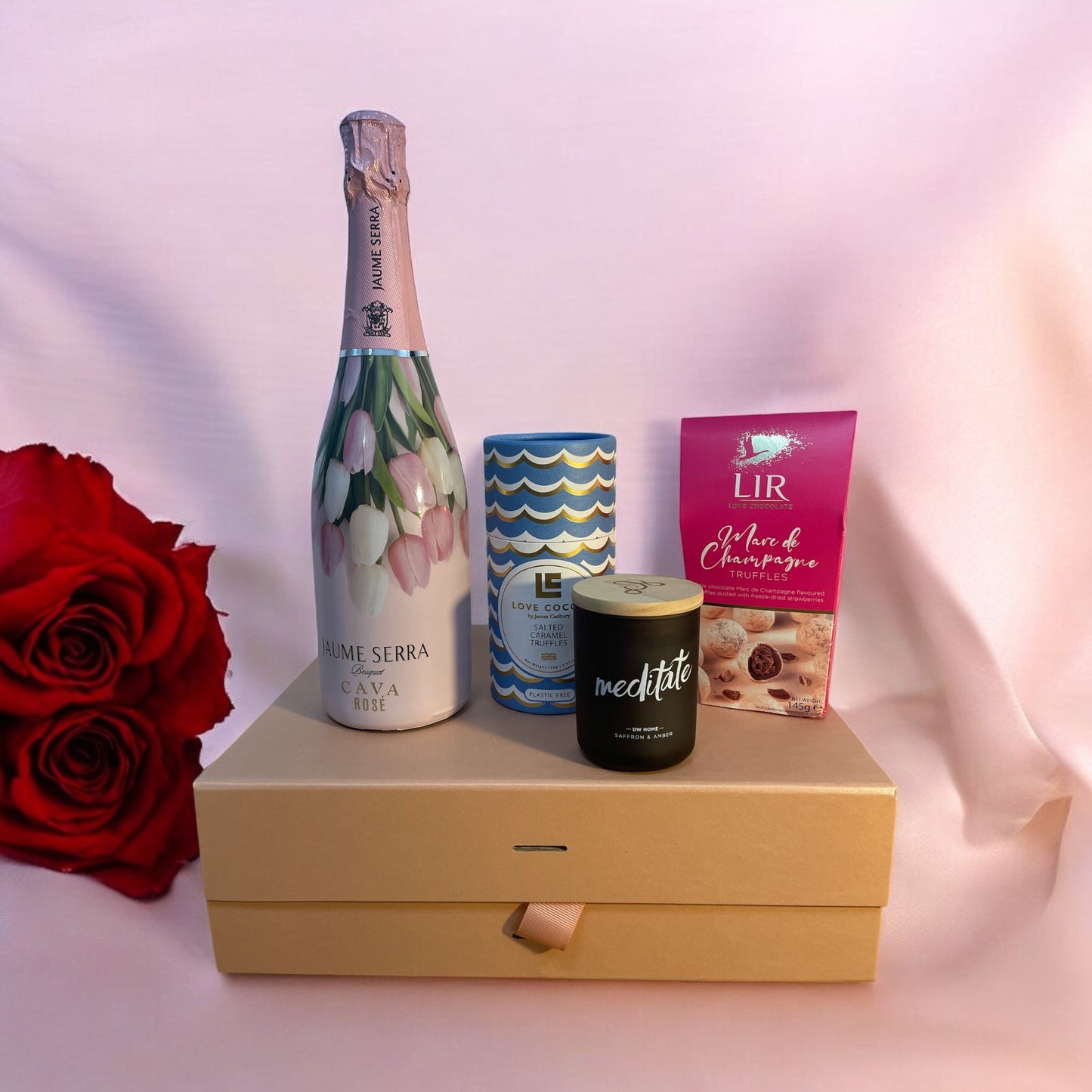 Cava Rose & Treats Hamper